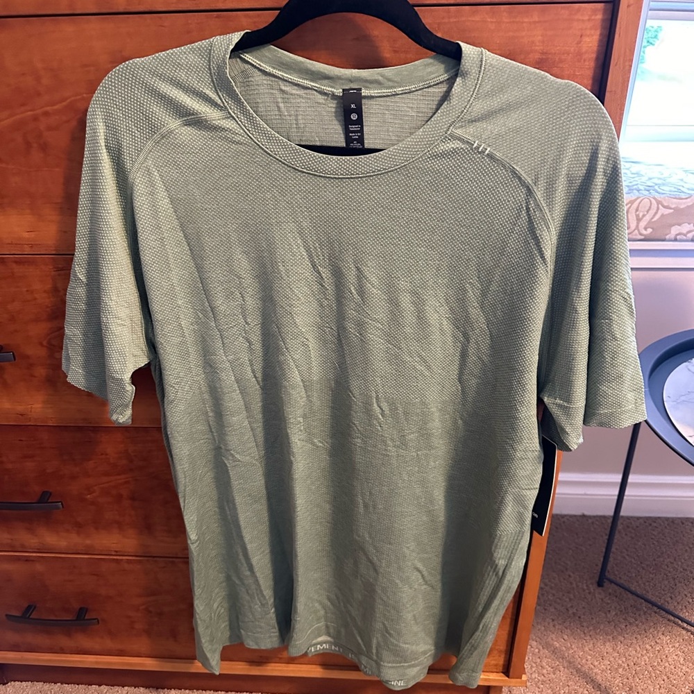 NWT Lululemon Metal Vent Tech SS 2.0 Size XL